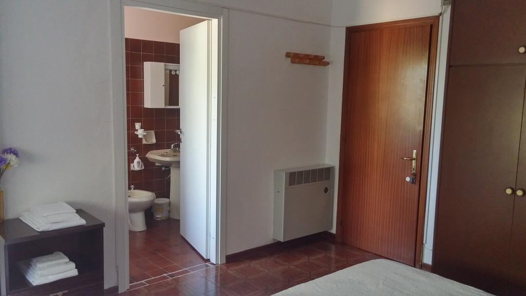 Accogliente E Ospitale B&B Perugia Habitación foto